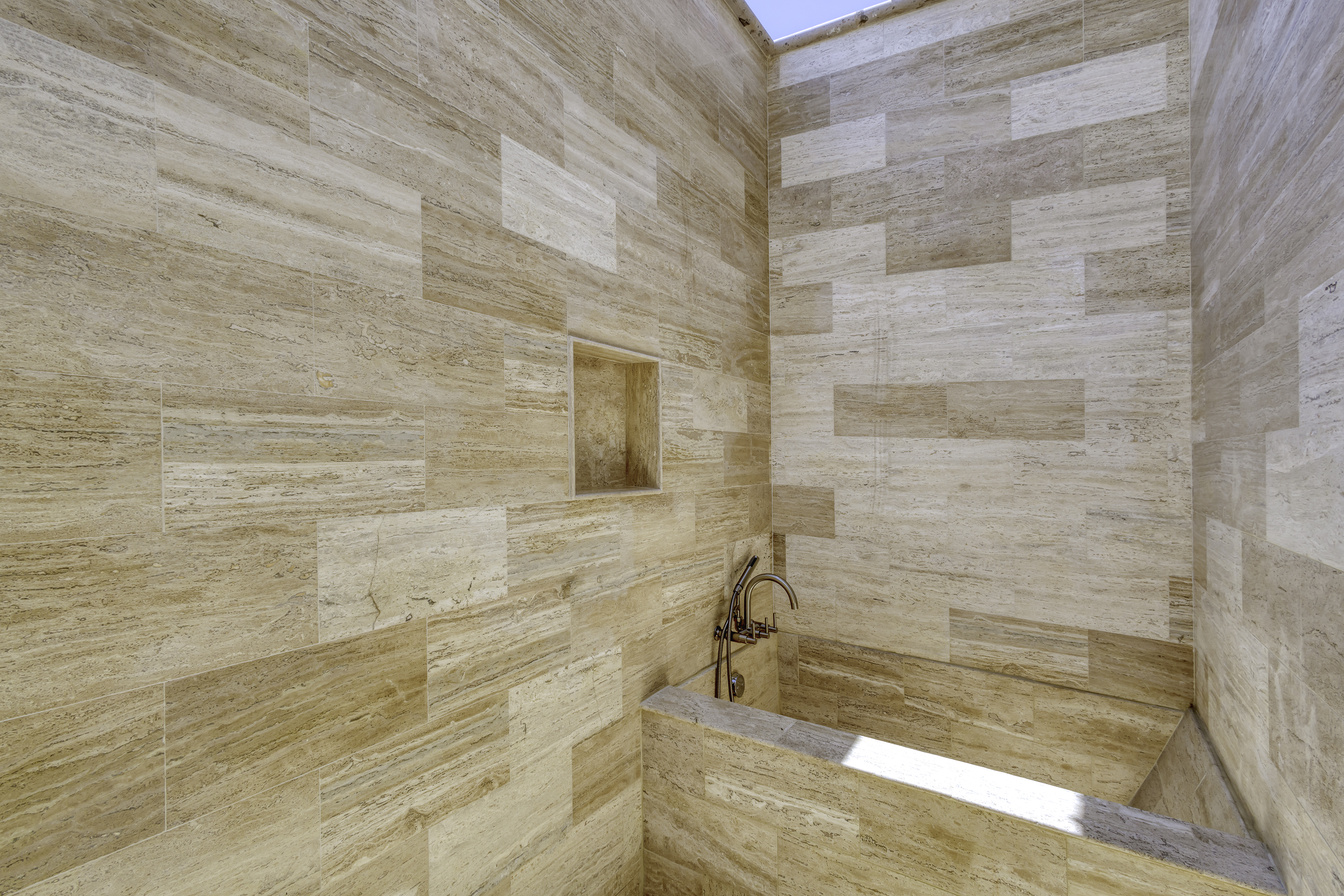 Sapphire Sands tiled shower